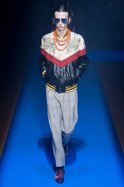 Look 69